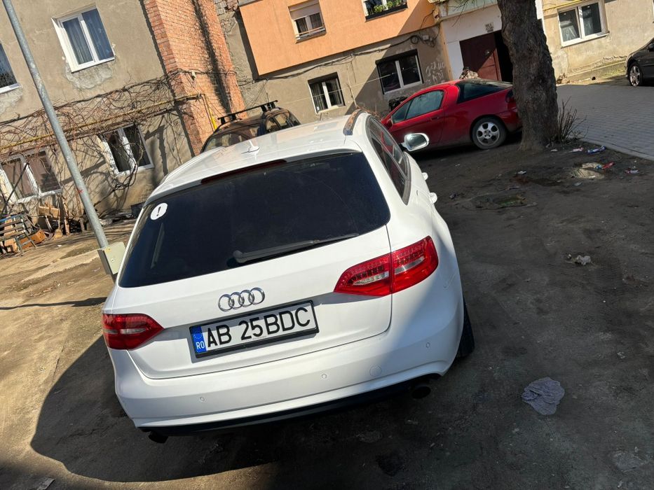 Vând audi 2012 benzinar