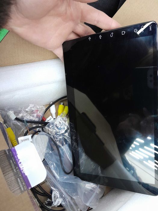 Срочно продам магнитолу 2Din  андроид