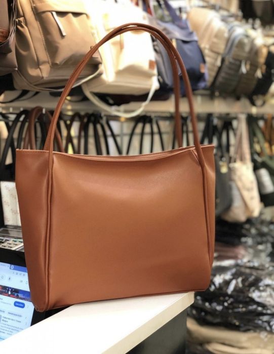 Класическа дамска чанта