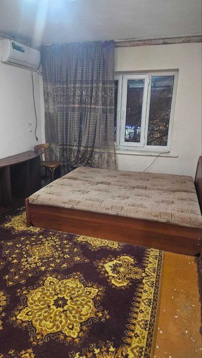 1 / 4 / 4 комнат. Чиланзар-8 Квартал. Кирпичный Дом. Балкон 1,20--3