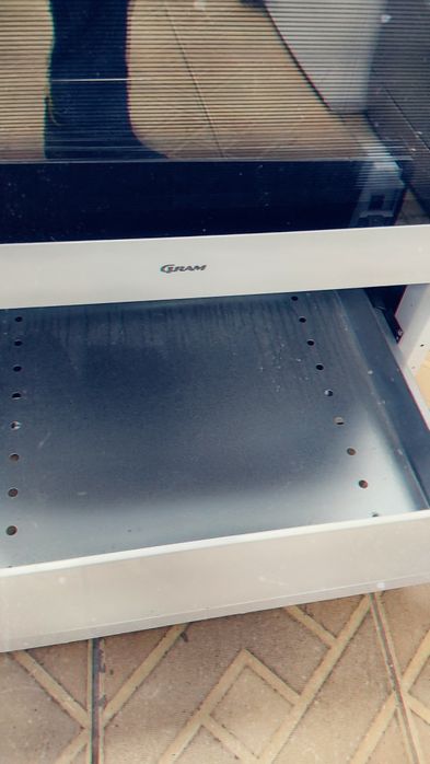 Свободно стояща печка с керамичен плот Gram с 2 години Гаранция!