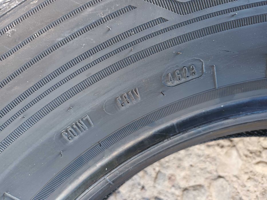 Нови бусови гуми 205/75 R16C Goodyear Cargo 4Seasons 113/111R XL