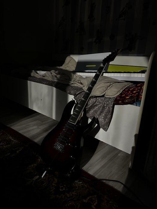 Электрогитара superstrat