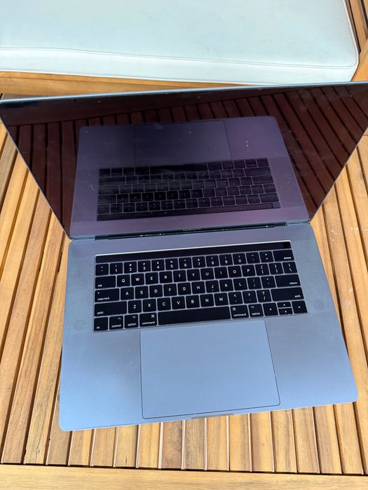 Macbook Pro (15-inch, 2016)