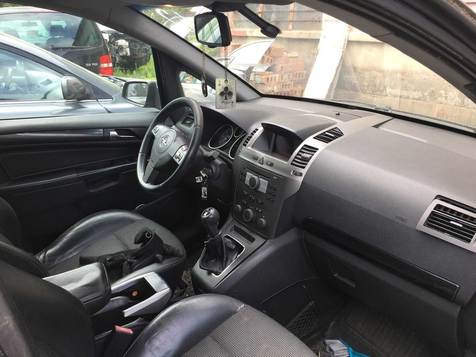 Opel Zafira B 1.9CDTI 150 к.с. на части