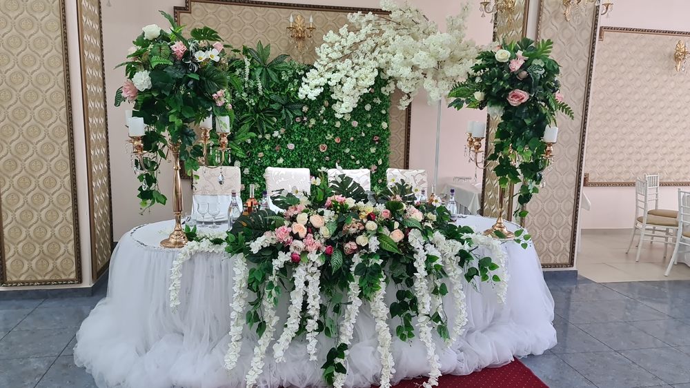 Organizări evenimente aranjamente florale