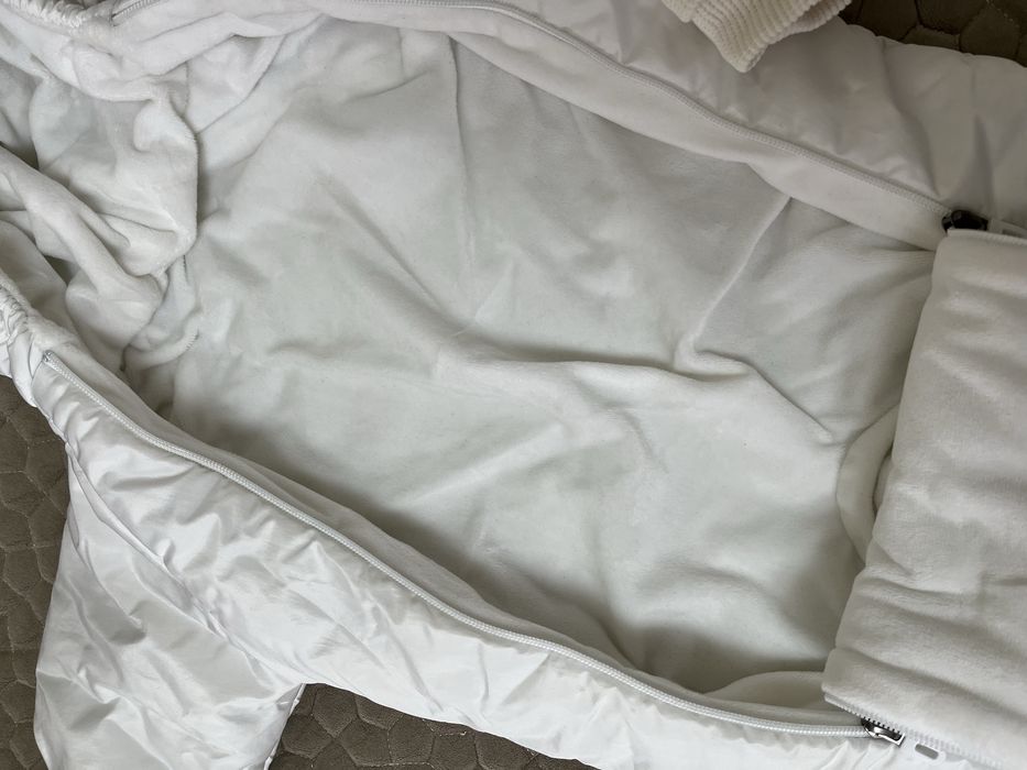 Продам Комбинезон весна 0-3 мес