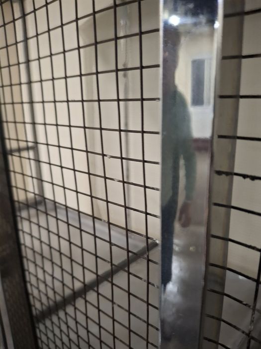 Qafas valer sotiladi