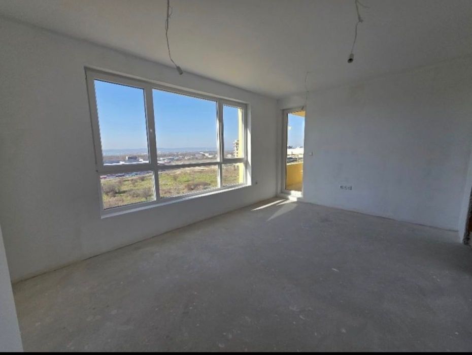 Двустаен апартамент в Кайсиева градина.