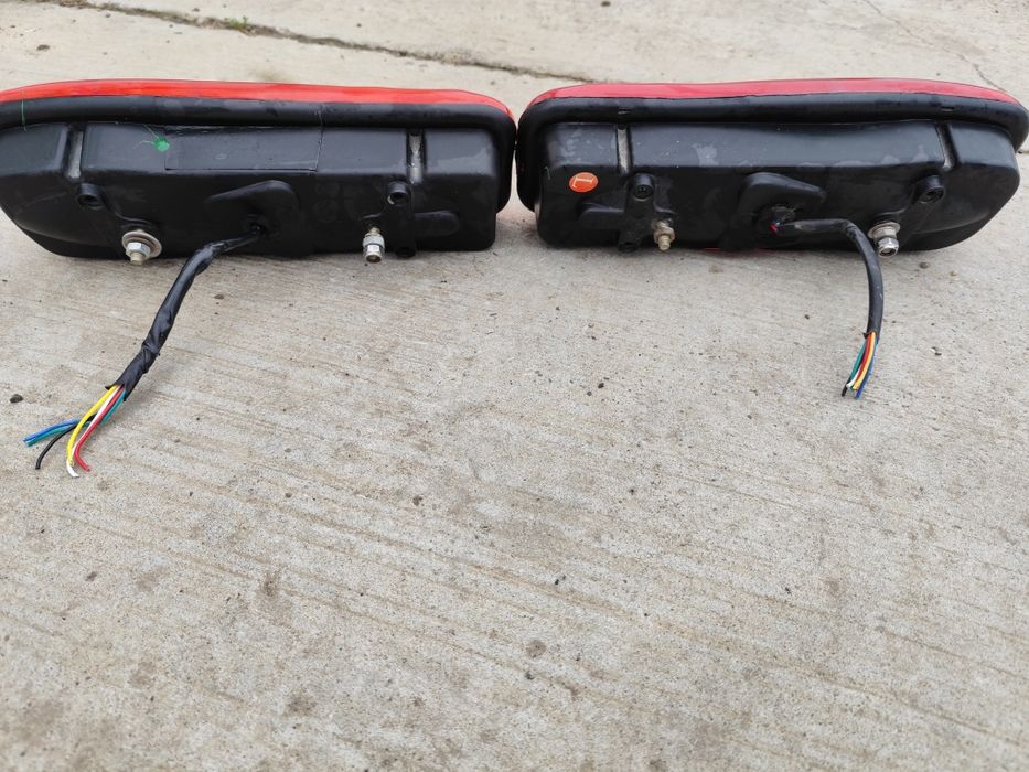 Vând Lampi pentru remorci autotilitare etc 12/24 v