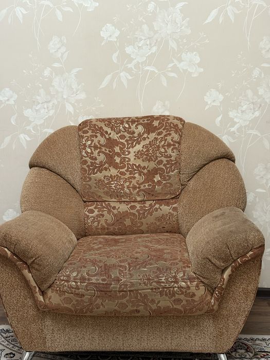 2 Кресло, даром даю