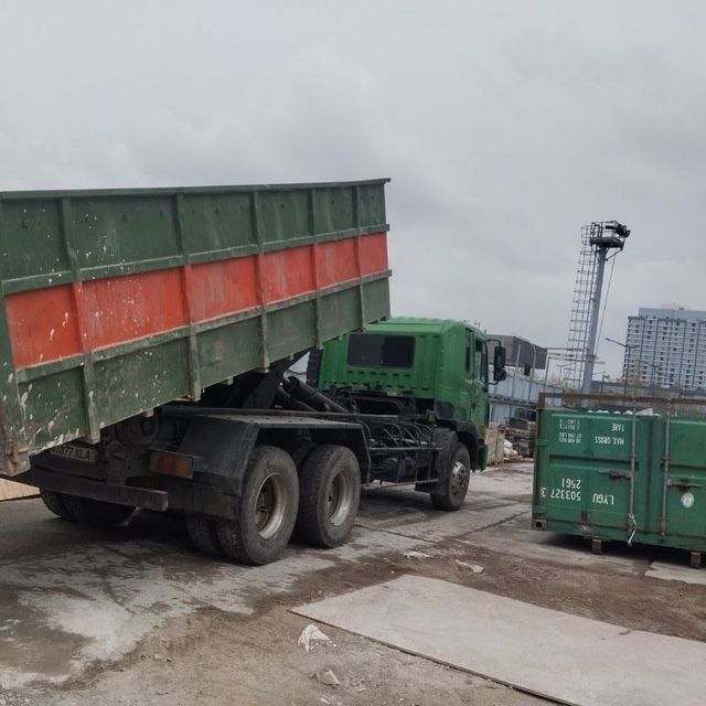 Вывоз любого типа мусора 20 куб и 8 куб