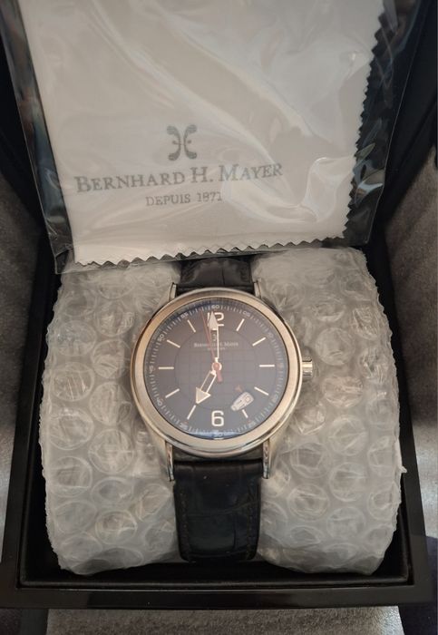 Продам Швейцарские часы Bernhard H.Mayer