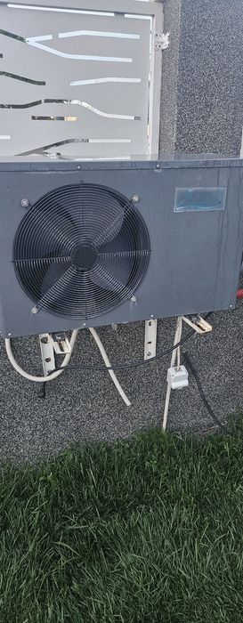 Vând pompa caldura pentru piscina