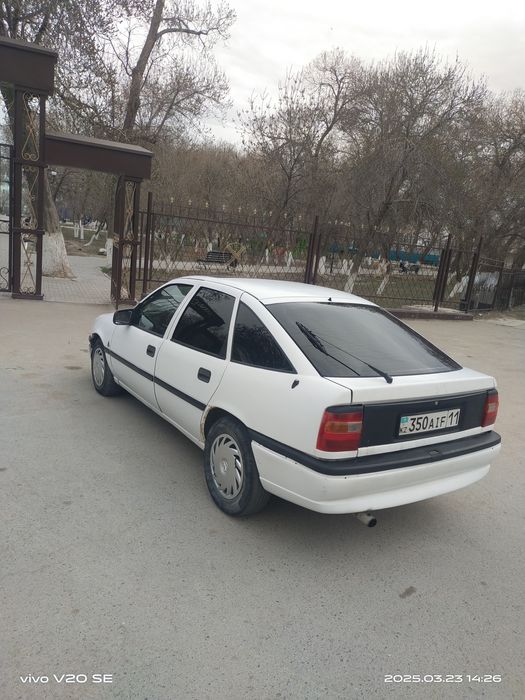 Продам Опель вектра 94 года объем 2