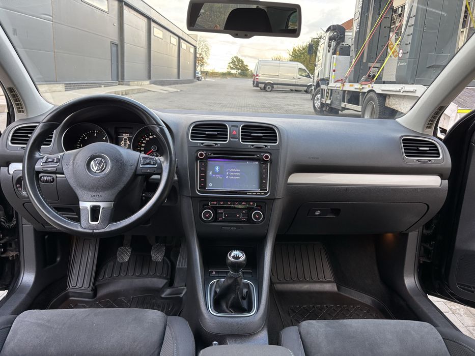 VOLKSWAGEN Golf 2012 — imagine 2