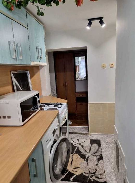 Дава се под наем Тристаен апартамент в Пловдив, Кючук Париж - 70 кв.м за 300 € - Снимка #1