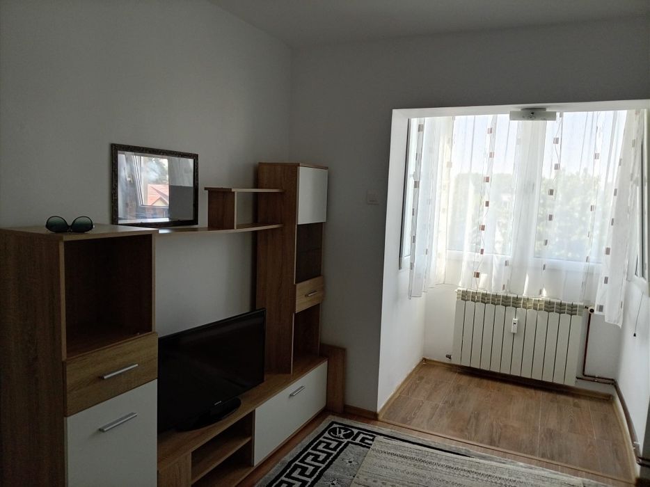 Închiriez garsonieră zonă centrală, telefon 0745101099