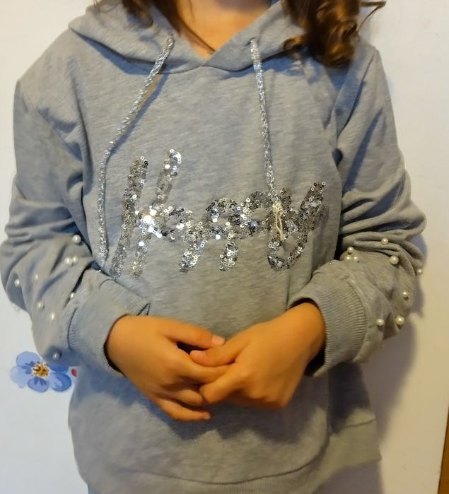 Lot bluze 7 ani și o gecuta blugi toate 60 lei