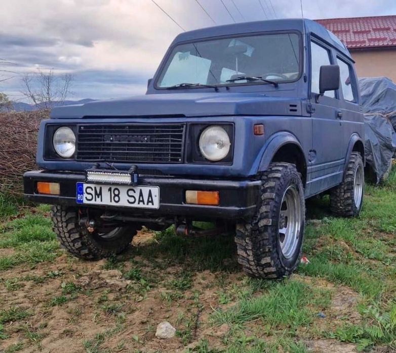 Vând Suzuki Samurai
