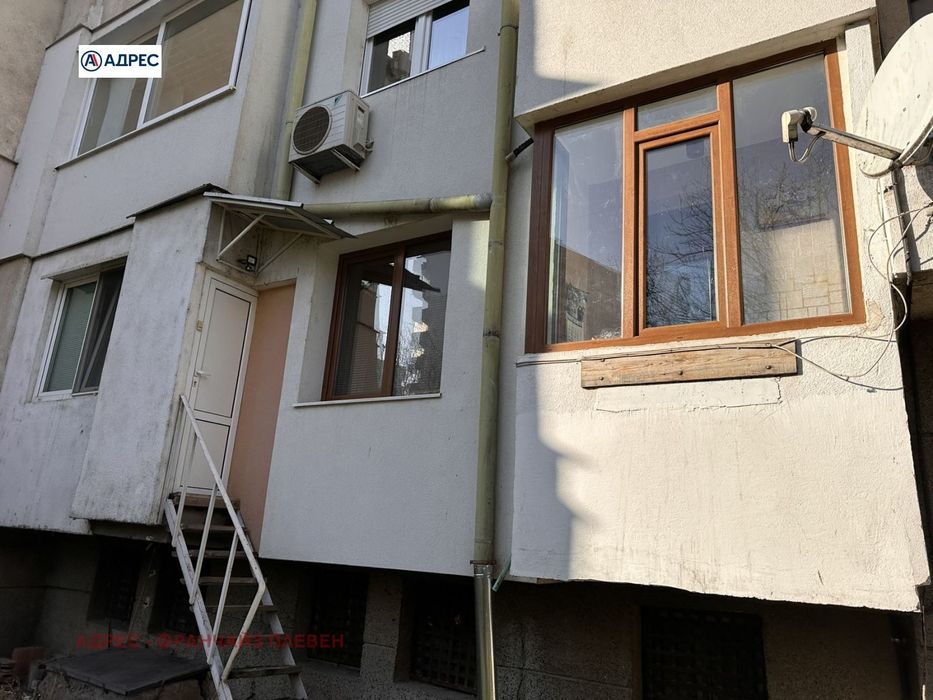 Продава се Тристаен апартамент в Плевен, Идеален център - 95 кв.м за 1685 €/кв.м - Снимка #5