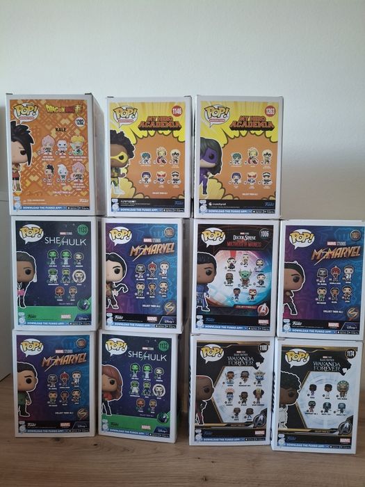 Vand lot cu 11 figurine Funko Pop
