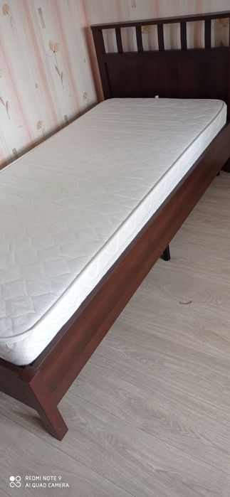 Продам кровать с мотрасом