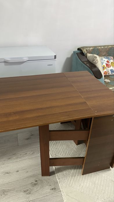 Продам стол книжка