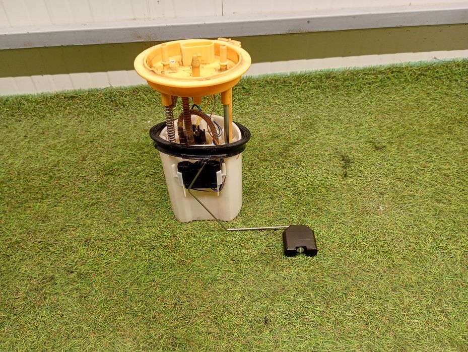 Pompă combustibil Vw Passat B7, 1.6tdi