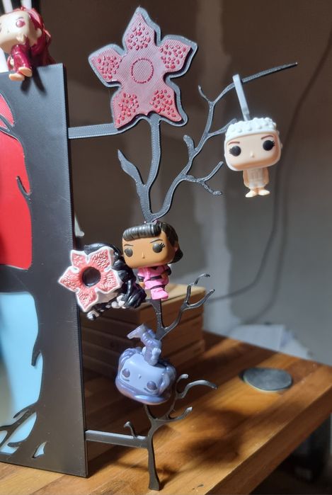 Дисплей за Kinder Joy Strager Things