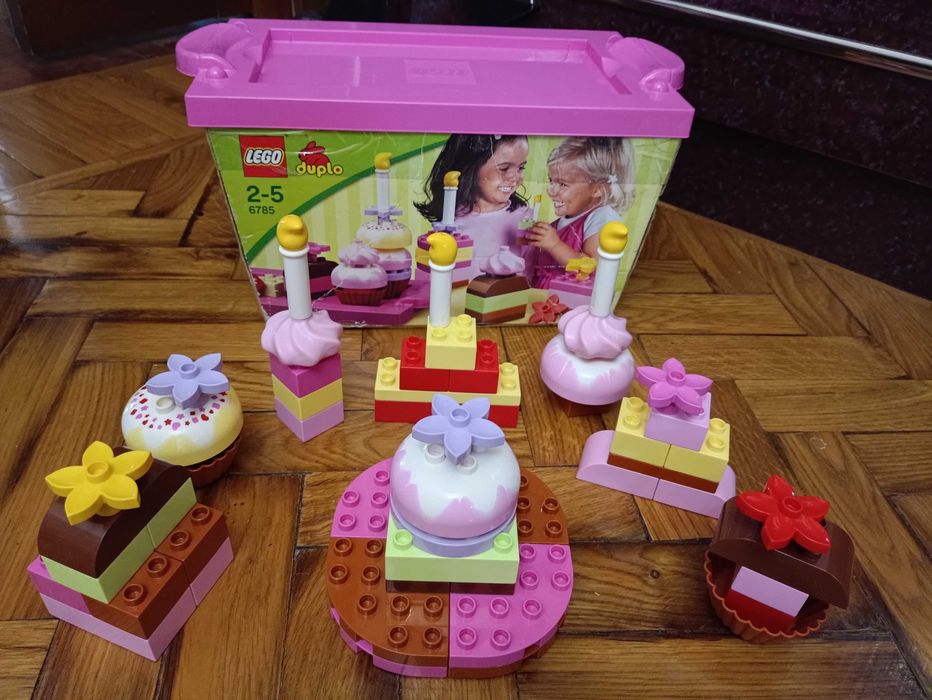 Конструктор LEGO DUPLO  Весёлые тортики (2-5 лет)