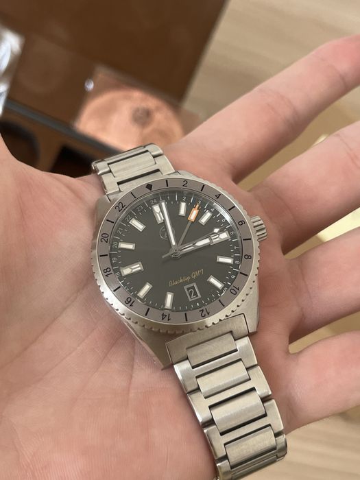 Часовник Zelos Blacktip 200m GMT "Coal Black"