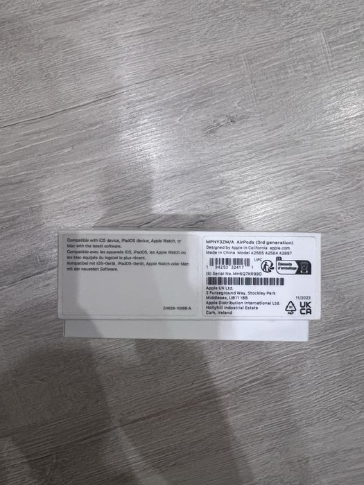 Използвани airpods 3 със силиконов калъф