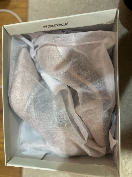 Официални блестящи обувки на висок ток