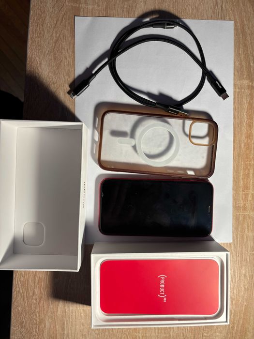 Vand Iphone 11 128gb rosu fullbox