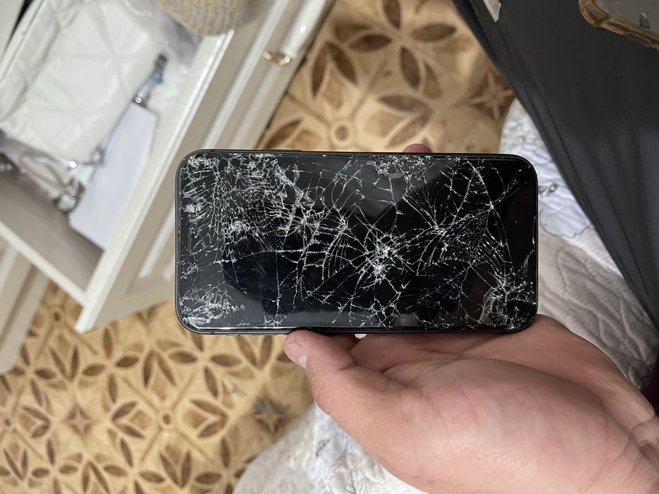 Айфон11 на запчасти