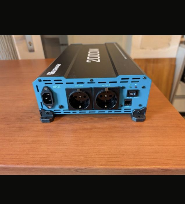 Renogy 2000W Pure Sinus Inverter 220V