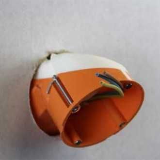 Конзолна кутия за гипсокартон с джоб F-Tronic E5000