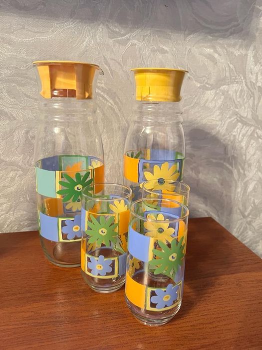 Графины  для сока, стаканы