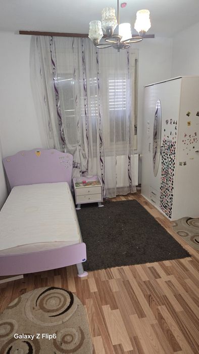 Vând casă familială