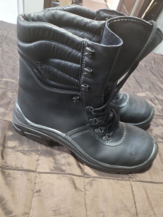 Работни обувки  нови