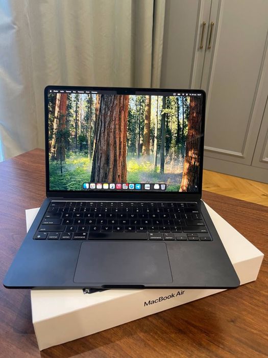 Macbook M2  13.6 озу8гб 256гб