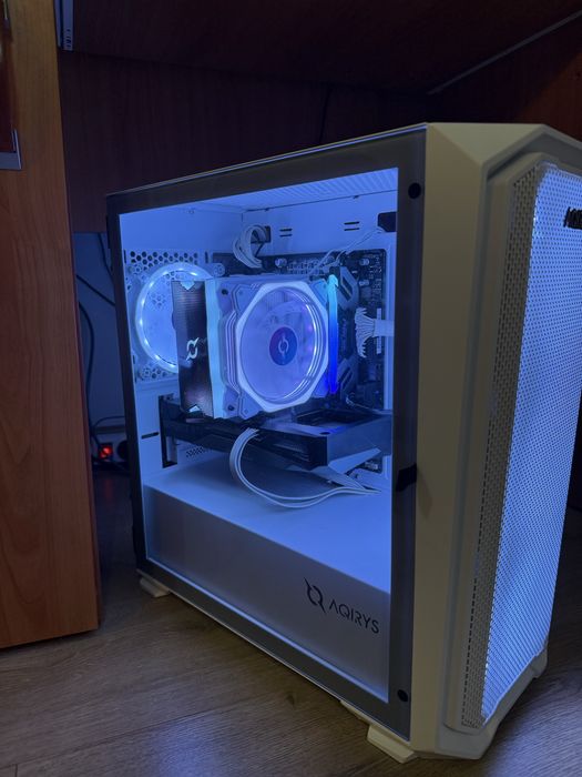 PC Gaming Intel i5-12400F / Gigabyte RTX 3050 EAGLE 8GB / 16GB DDR5 Fury Renegade RGB / SSD 512GB / Full AQIRYS Wezen Alb / Impecabil
