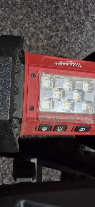 Hilti ,Milwaukee reflector de șantier pe acumulator