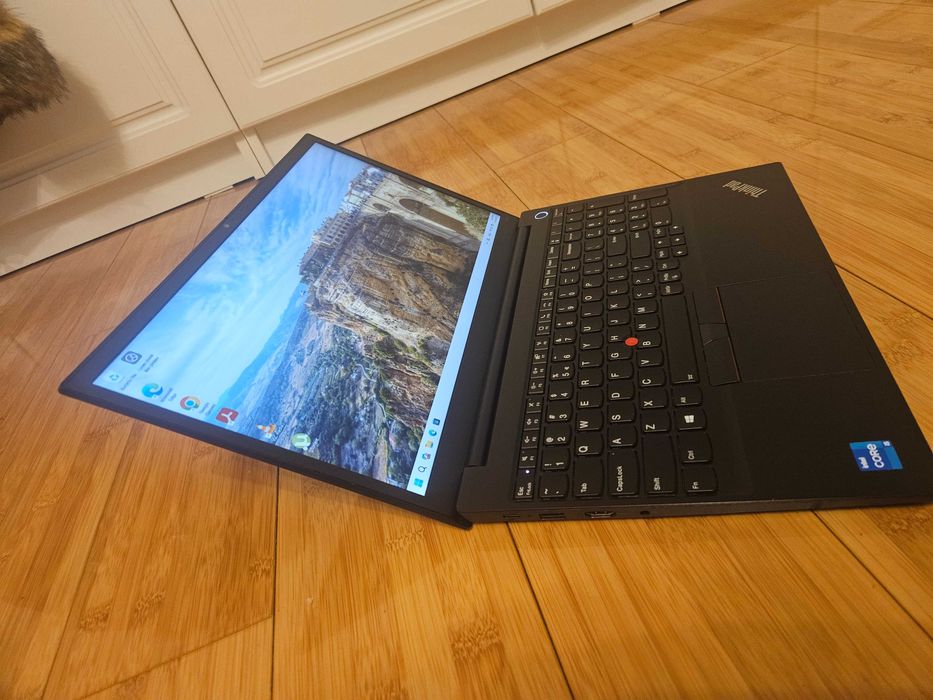 Laptop Lenovo 15" ThinkPad E15 Gen 2 I5 -1135G7 Stare Perfecta 16 GB