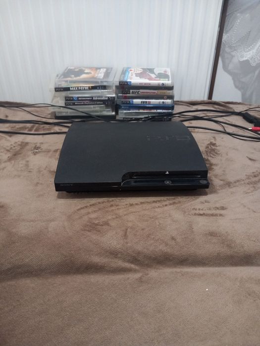 Vând ps 3 cu 16 jocuri