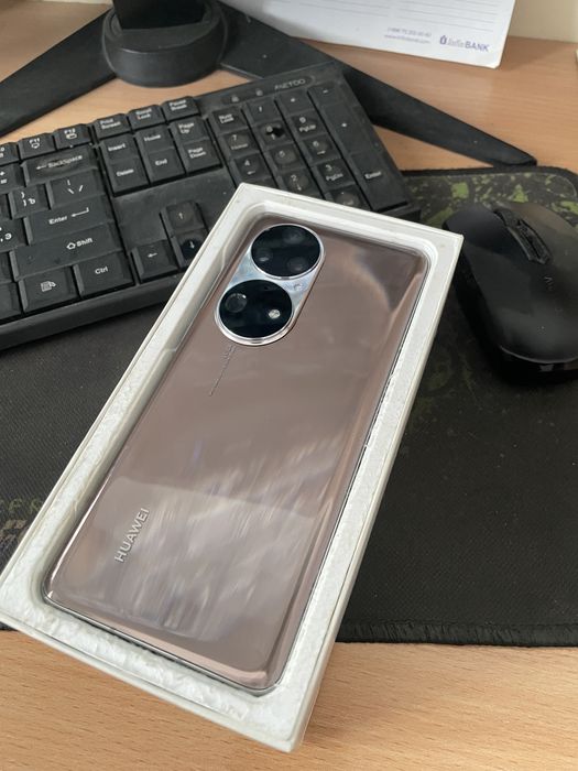 Huawei P50 Pro  cocoa gold