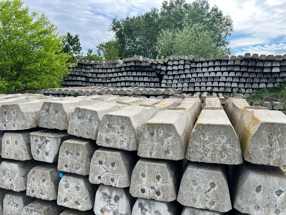 Бетонни Траверси и Бетонни Канавки Бетонни бордюри