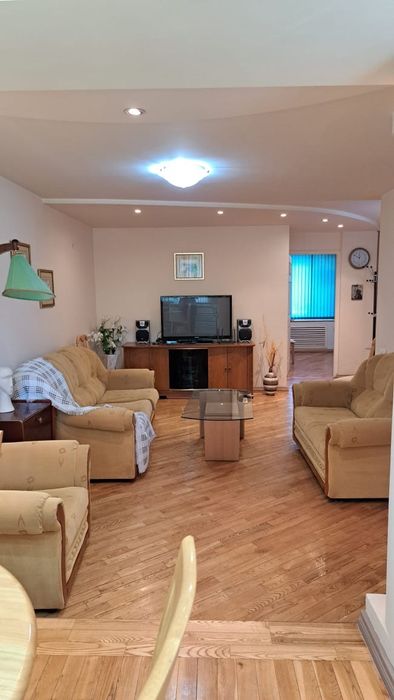 Аренда своя 3 комнатная Дархан