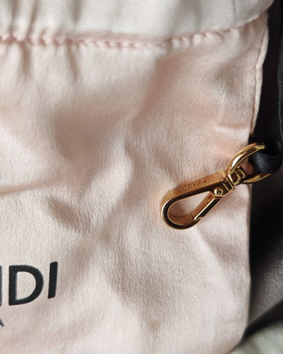 Копринена маска за сън Fendi